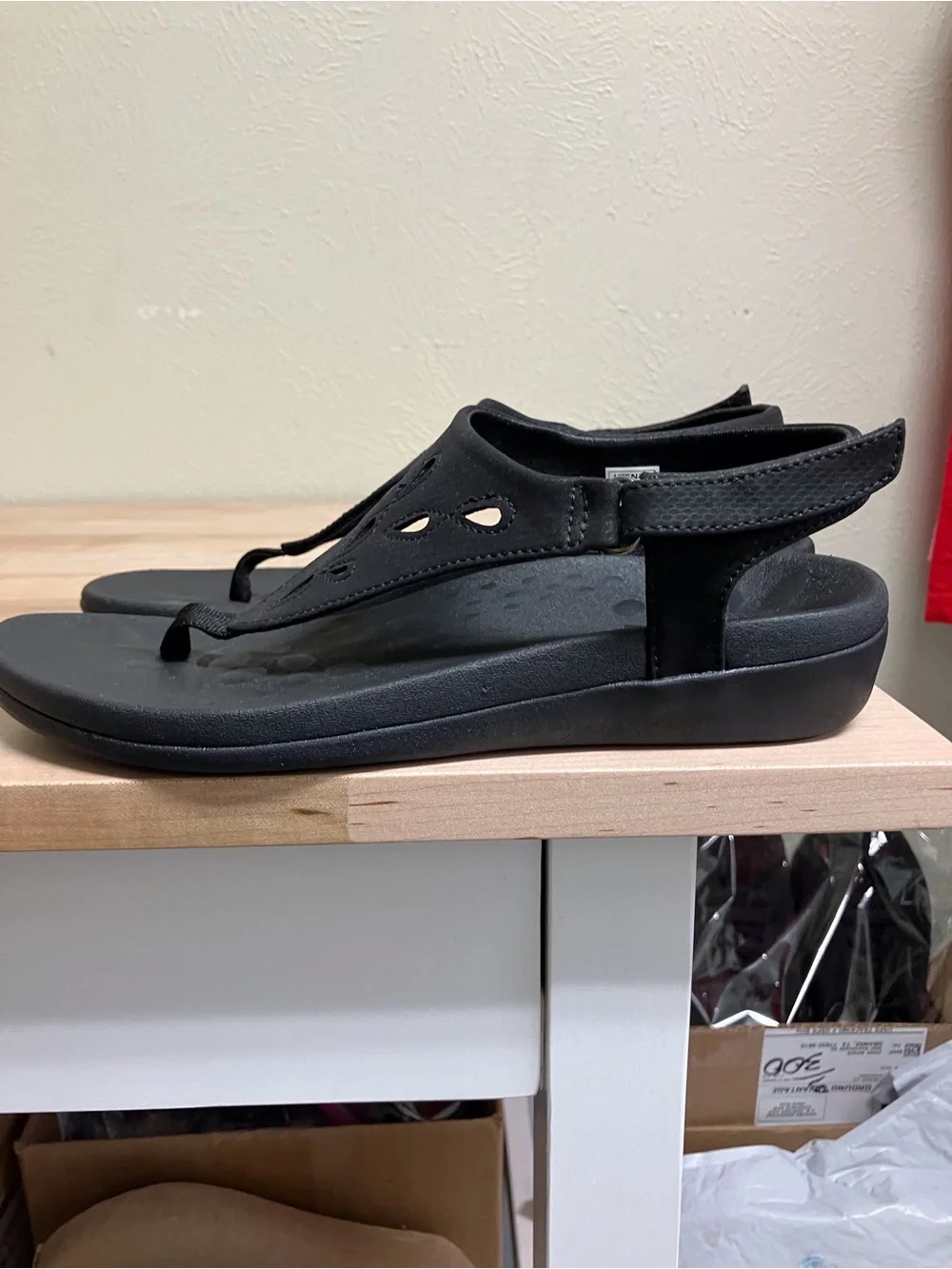 Black Women's Toe-Post Sandals with Decorative Cutouts